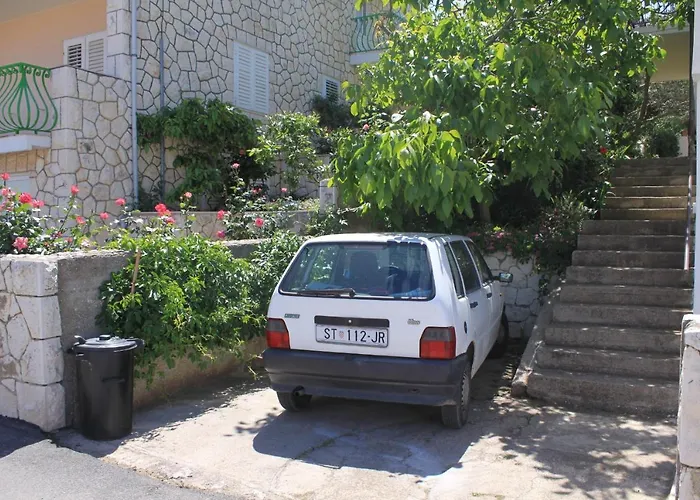 Daire With A Parking Space Hvar - 4004