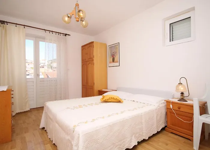 Daire With A Parking Space Hvar - 4004 *