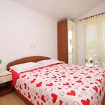 With A Parking Space Hvar - 4004 Апартаменти Хвар