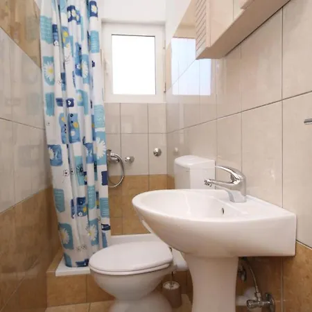 With A Parking Space Hvar - 4004 フヴァル