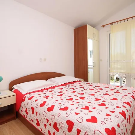 With A Parking Space Hvar - 4004 アパート フヴァル