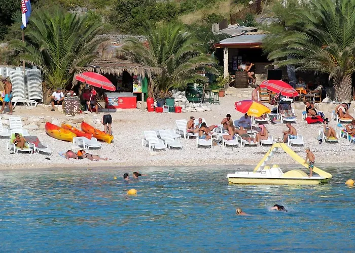 Apartment With A Parking Space Hvar - 4004 *