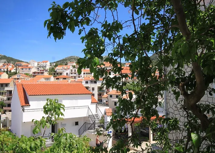 With A Parking Space Hvar - 4004