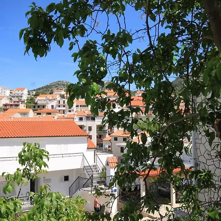 With A Parking Space Hvar - 4004